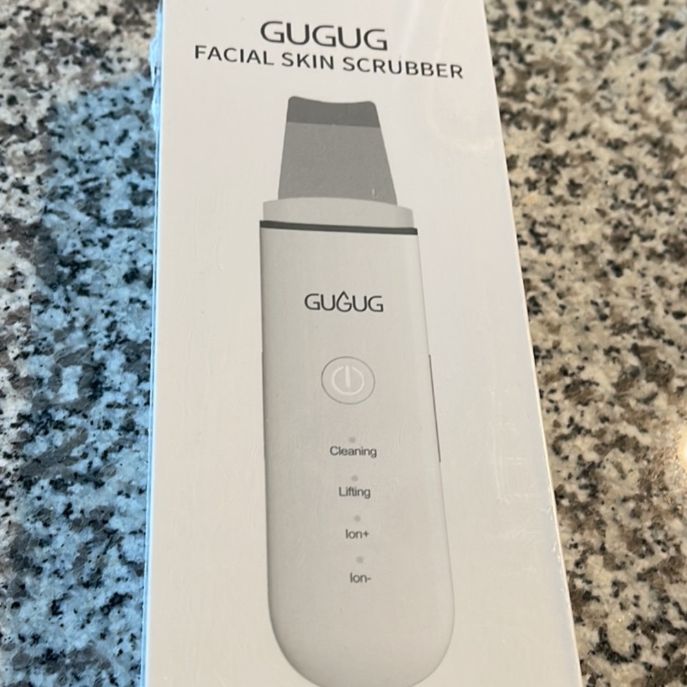 Facial Skin Scrubber - New/ never opened. Pore cleansing, age defying